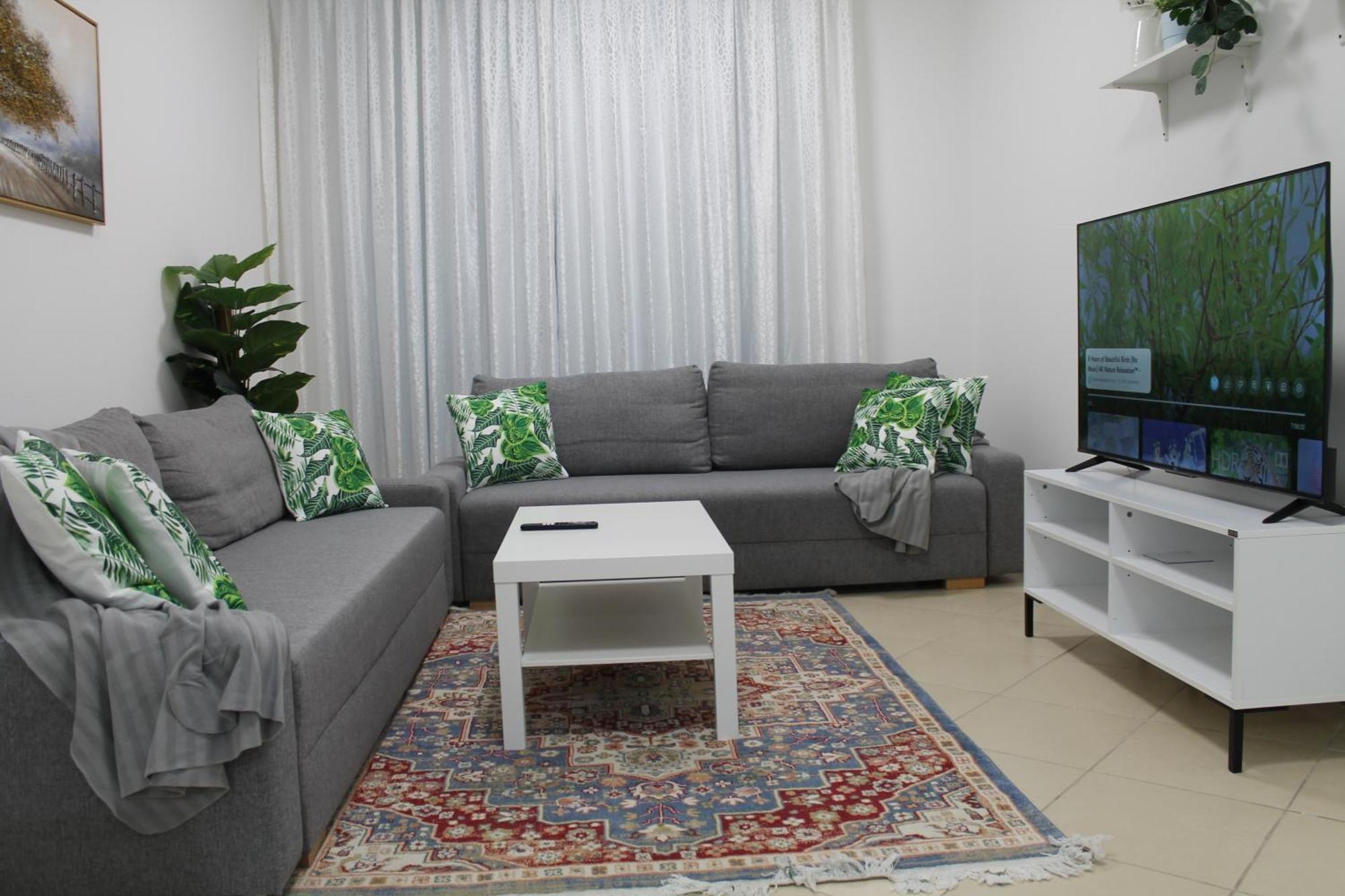 Bright And Beautiful One Bedroom Close To Metro And Apartment *