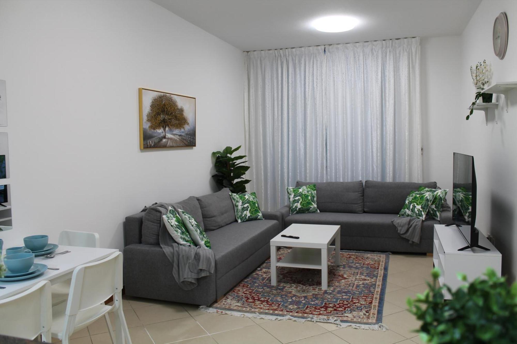 Bright And Beautiful One Bedroom Close To Metro And Dubai
