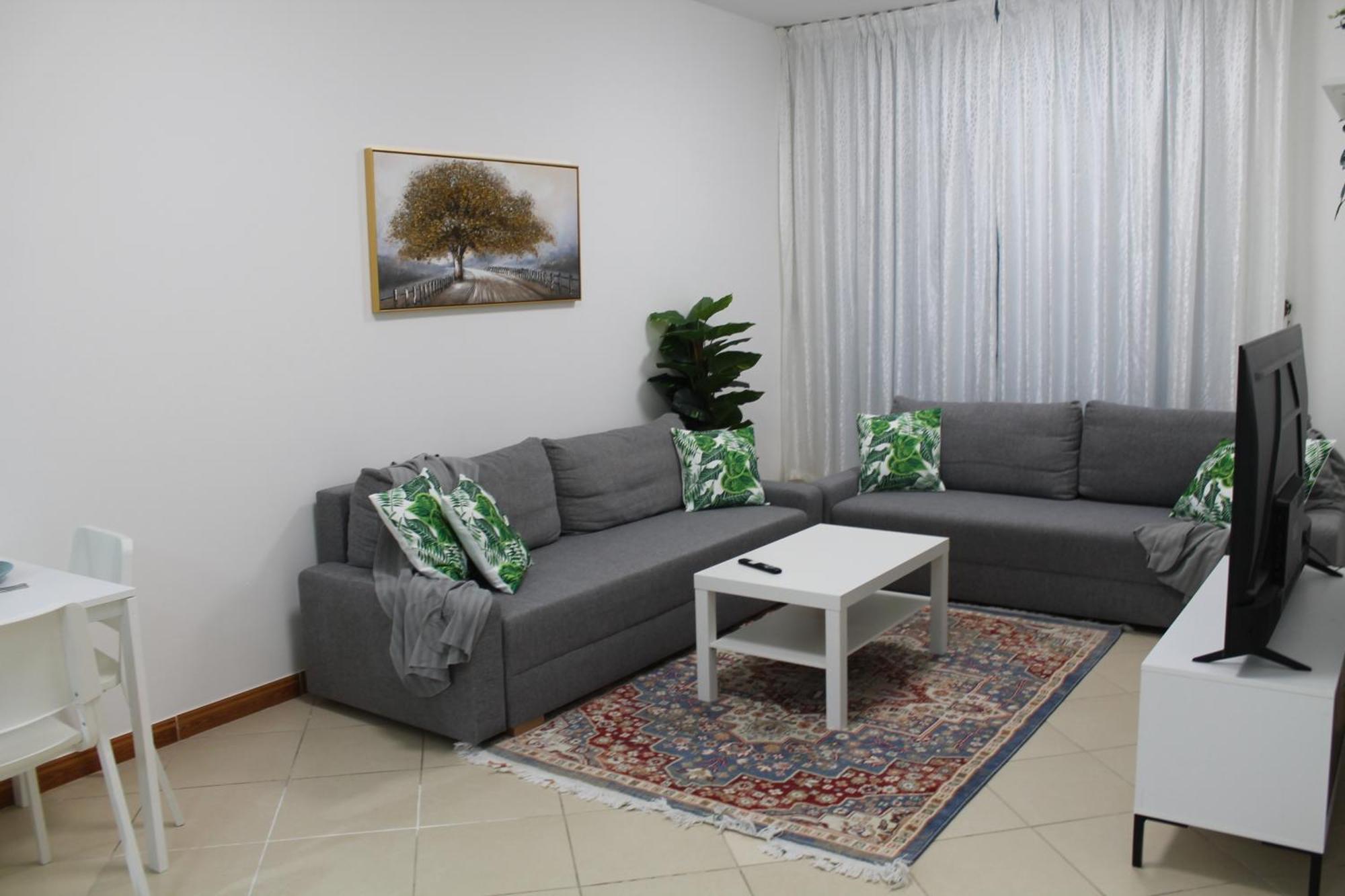 Bright And Beautiful One Bedroom Close To Metro And * Dubai