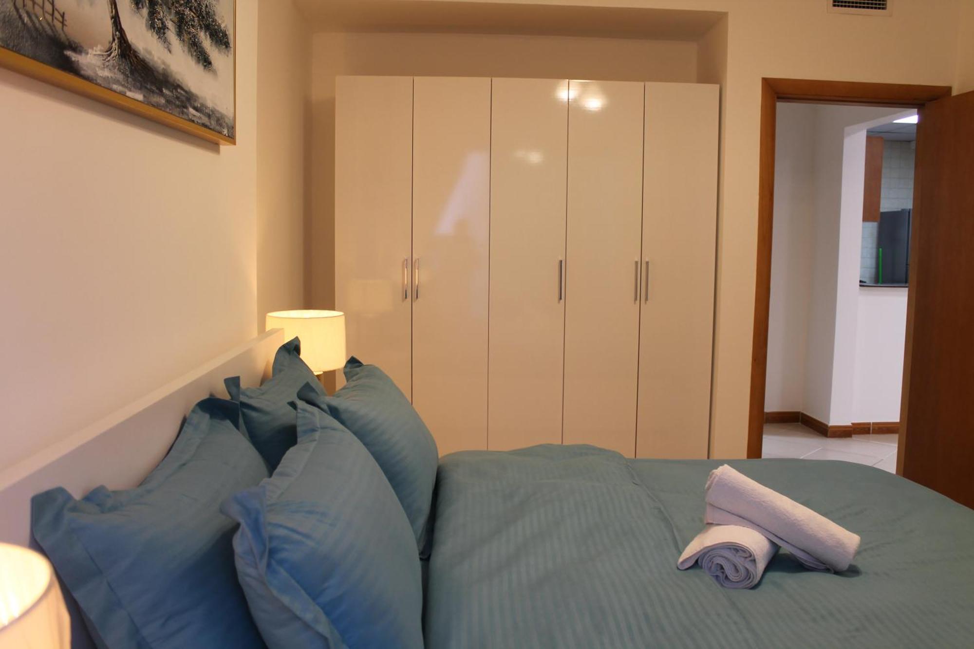 Apartment Bright And Beautiful One Bedroom Close To Metro And *