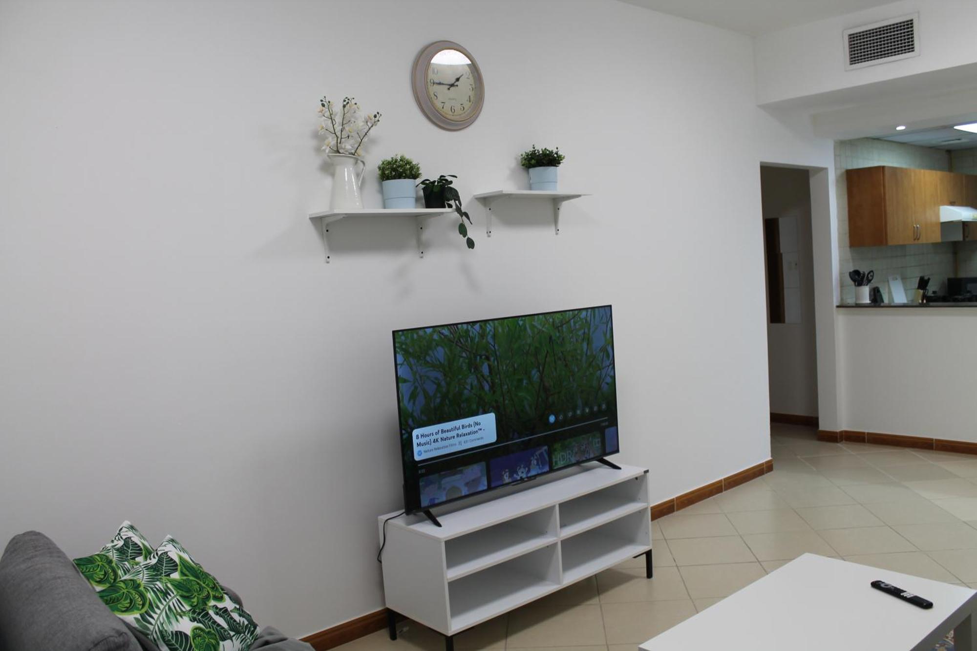 Apartment Bright And Beautiful One Bedroom Close To Metro And Dubai